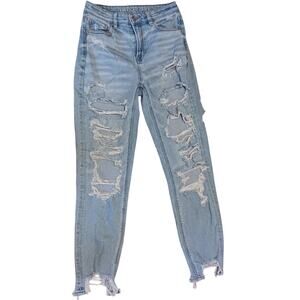 American Eagle Womens Mom Jeans Light Wash High-Rise Distressed Size 4 long
